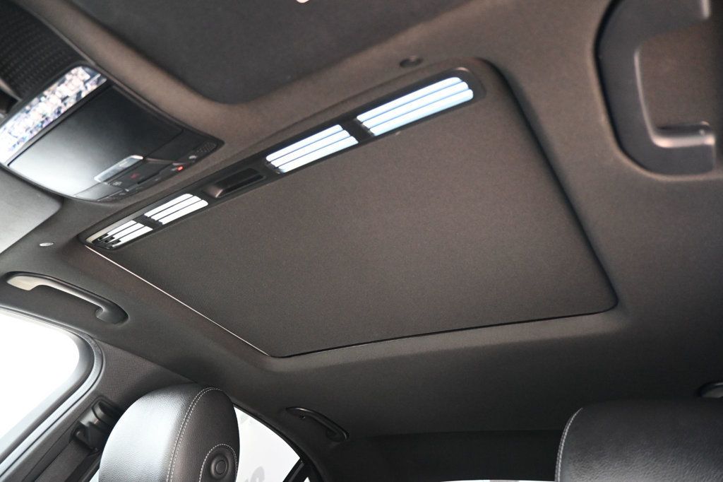 Mercedes-Benz C300 photo 20