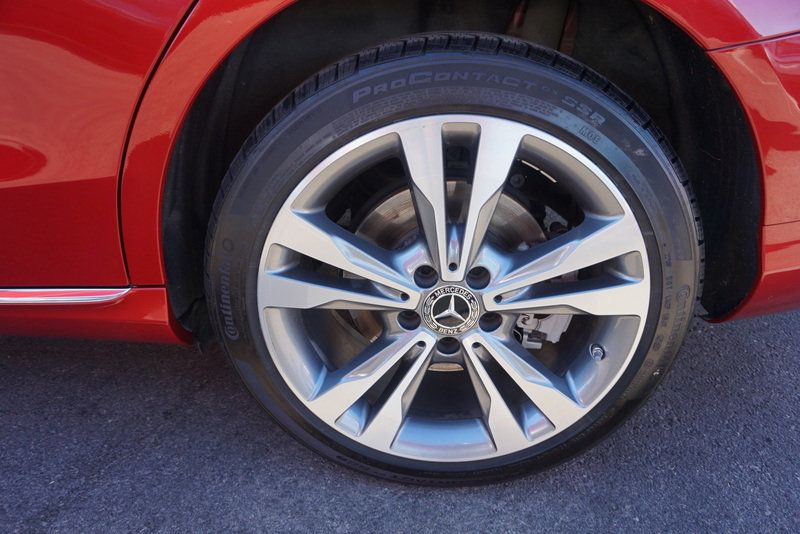 2021 Mercedes Benz C photo 16