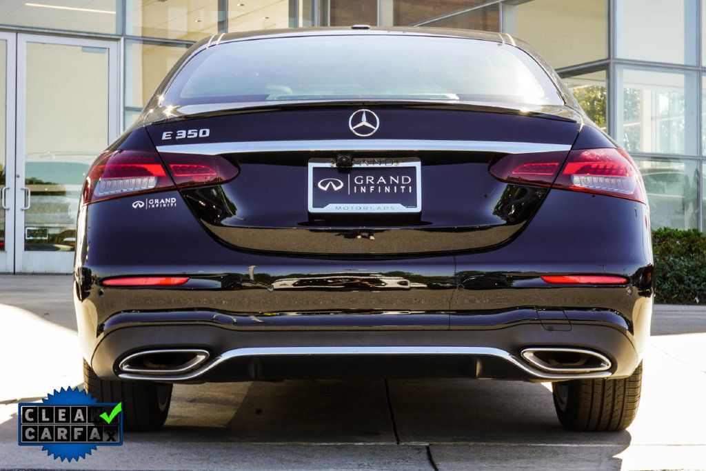 Mercedes-Benz E-Class photo 11