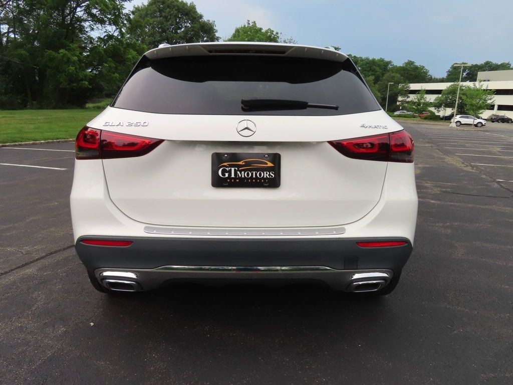 2021 Mercedes Benz GLA 250 4MATIC photo 16