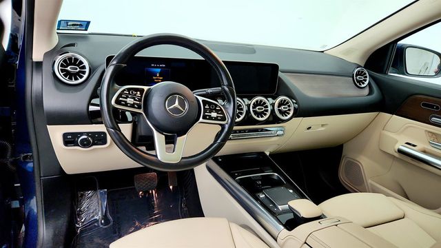 2021 Mercedes-Benz GLA GLA 250 4MATIC SUV w/ Premium Pkg, Panorama Roof & Heated Seats - 23027954 - 11