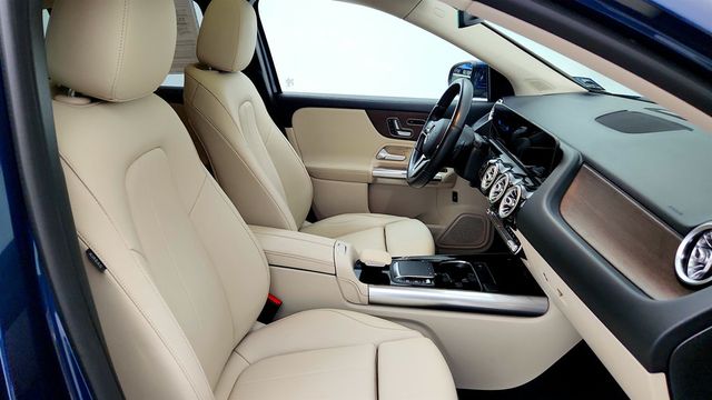 2021 Mercedes-Benz GLA GLA 250 4MATIC SUV w/ Premium Pkg, Panorama Roof & Heated Seats - 23027954 - 22