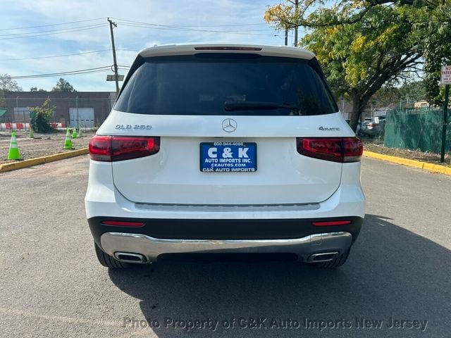 2021 Mercedes-Benz GLB 3-RD ROW SEAT! PREMIUM PKG! KEY-LESS GO! PANO ROOF! HTD STEERIG - 23089176 - 11