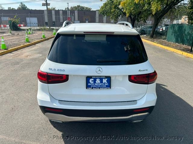 2021 Mercedes-Benz GLB 3-RD ROW SEAT! PREMIUM PKG! KEY-LESS GO! PANO ROOF! HTD STEERIG - 23089176 - 12