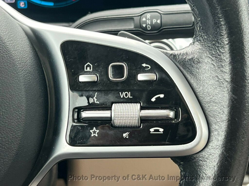 2021 Mercedes Benz GLB 250 4MATIC photo 16