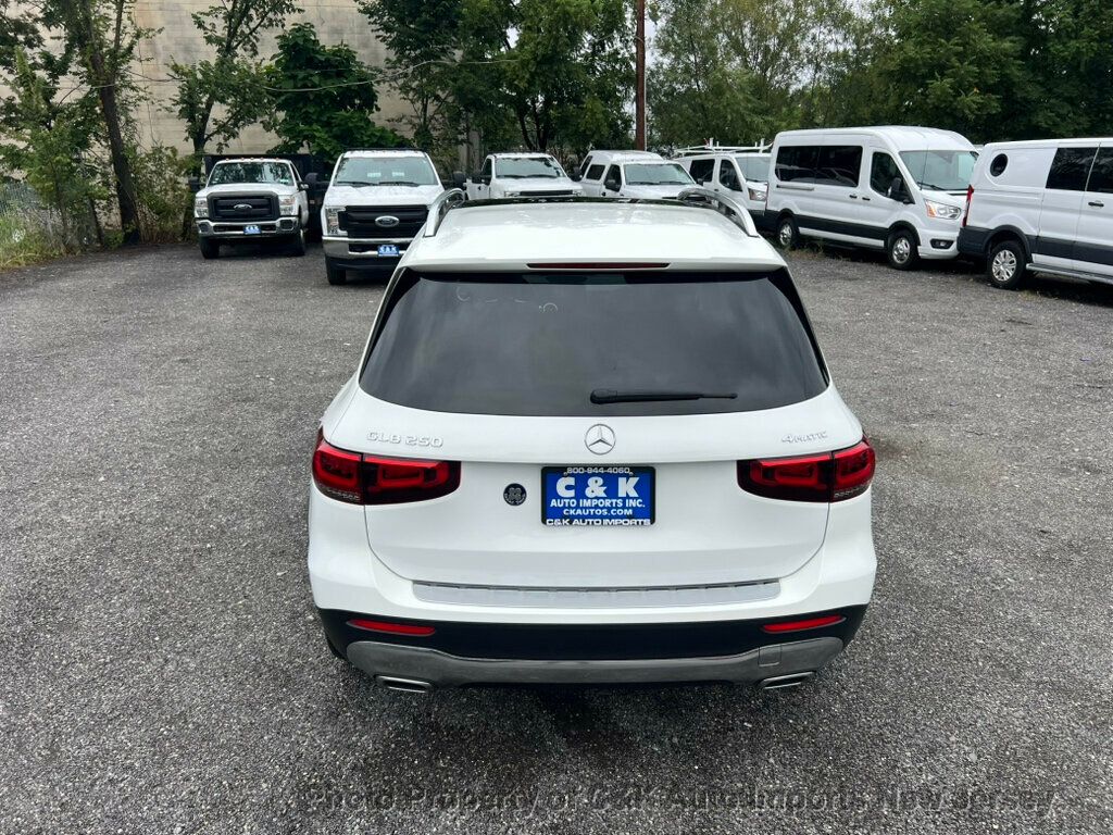2021 Mercedes Benz GLB 250 4MATIC photo 2