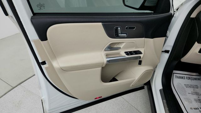 2021 Mercedes-Benz GLB GLB 250 4MATIC SUV with Premium Package & Panorama Roof - 22947565 - 10