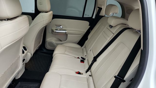 2021 Mercedes-Benz GLB GLB 250 4MATIC SUV with Premium Package & Panorama Roof - 22947565 - 18
