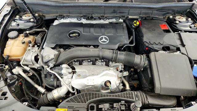 2021 Mercedes-Benz GLB GLB 250 4MATIC SUV with Premium Package, Panorama Roof & 3rd Row - 22974016 - 26