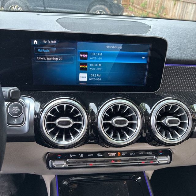 2021 Mercedes-Benz GLB GLB 250 SUV - 23020000 - 3