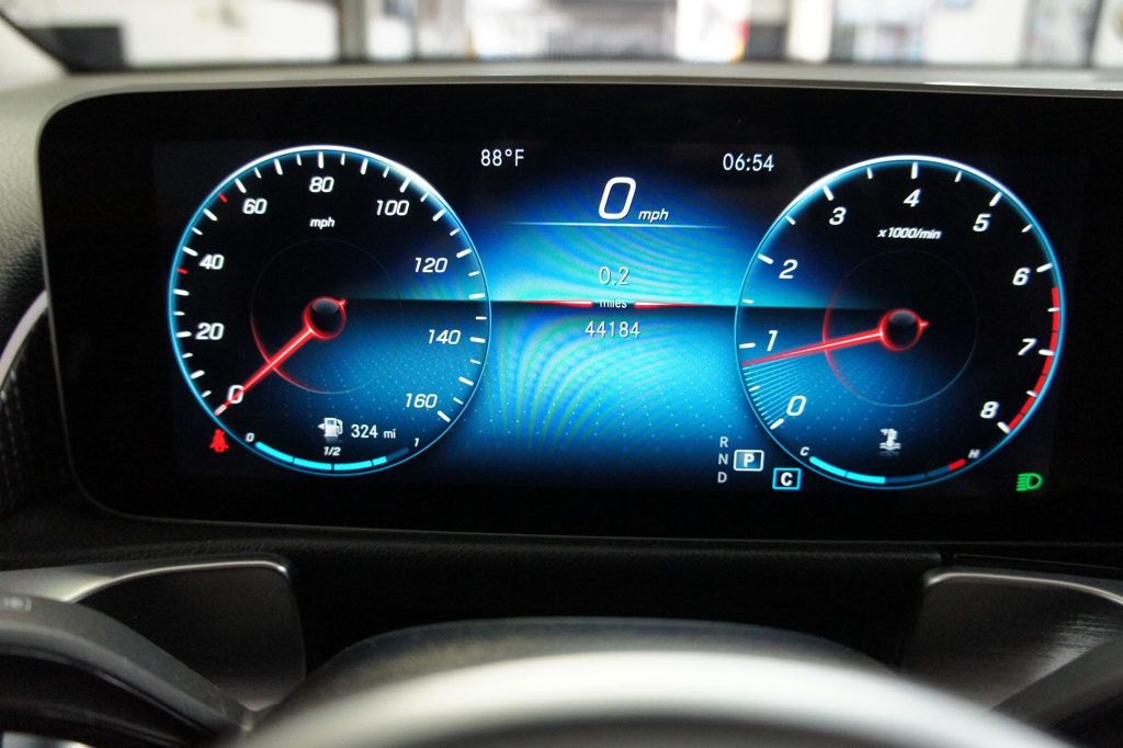 2021 Mercedes-Benz GLB Premium Package, Great Shape! - 23057038 - 24