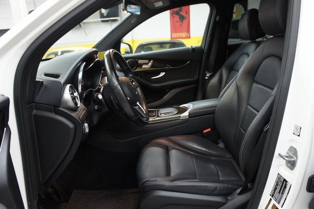 2021 Mercedes-Benz GLC 1-Owner, Premium Package - 22945610 - 30