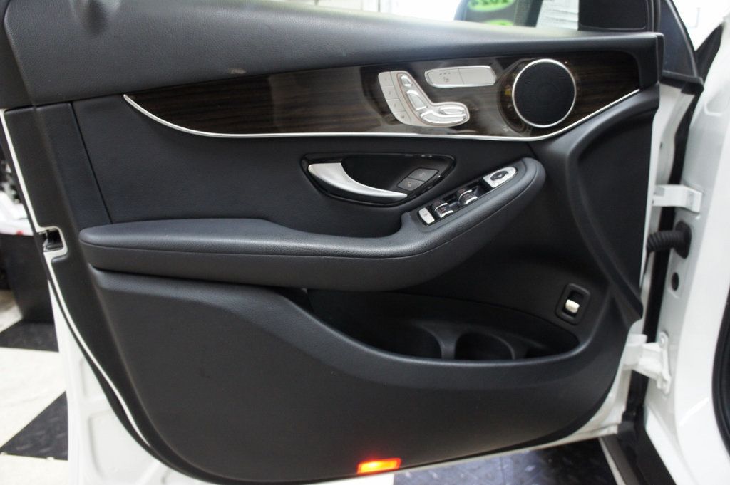 2021 Mercedes-Benz GLC 1-Owner, Premium Package - 22945610 - 33