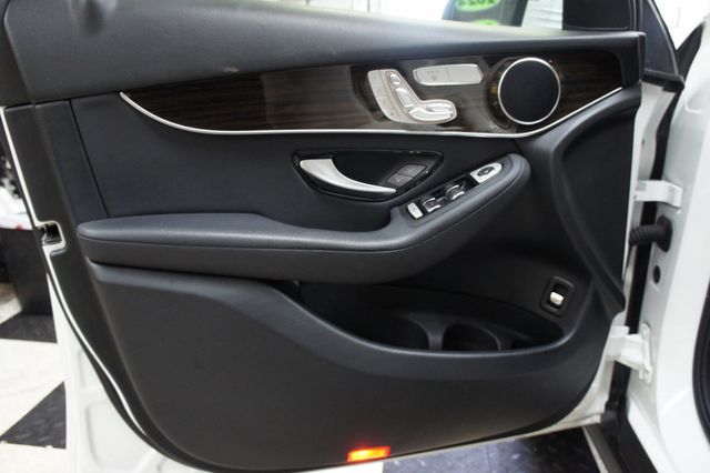 2021 Mercedes-Benz GLC 1-Owner, Premium Package - 22945610 - 33