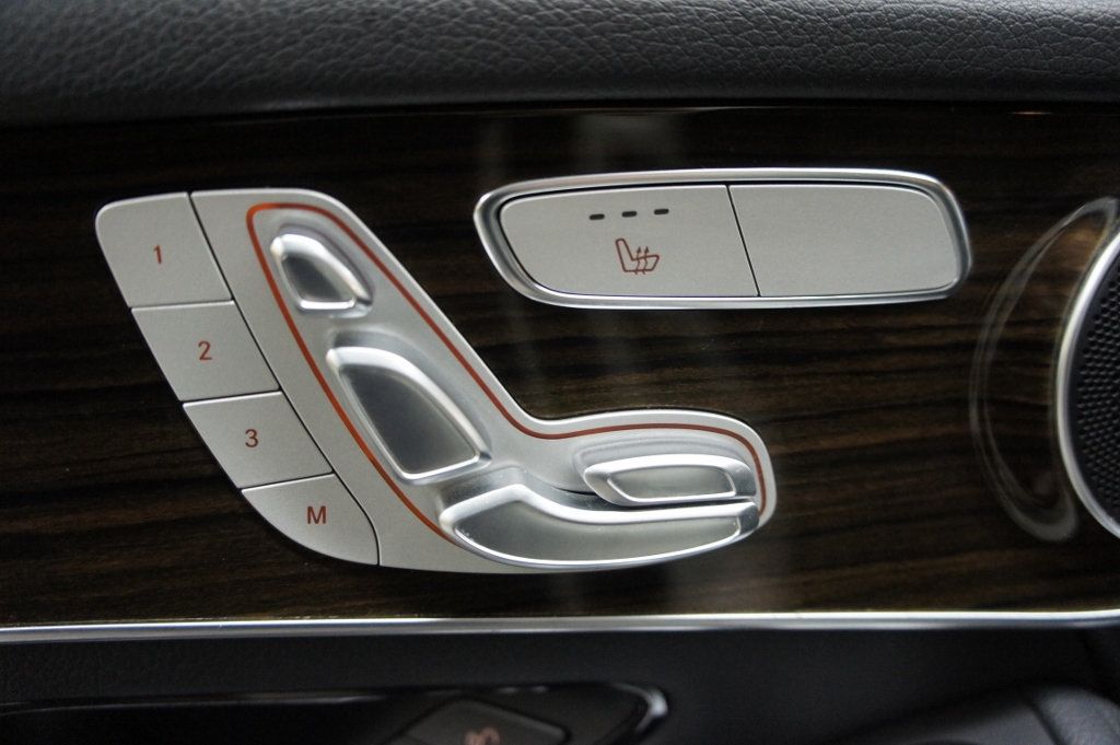 2021 Mercedes-Benz GLC 1-Owner, Premium Package - 22945610 - 34