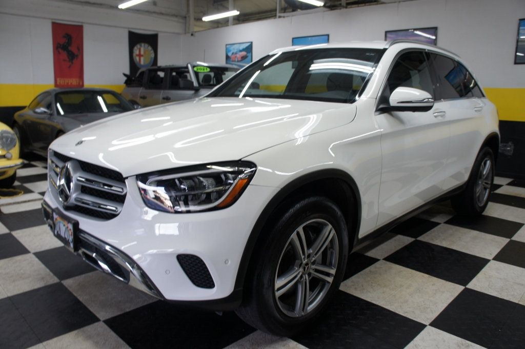 2021 Mercedes Benz GLC 300 photo 3