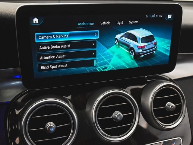 2021 Mercedes-Benz GLC GLC 300 - 23022552 - 28