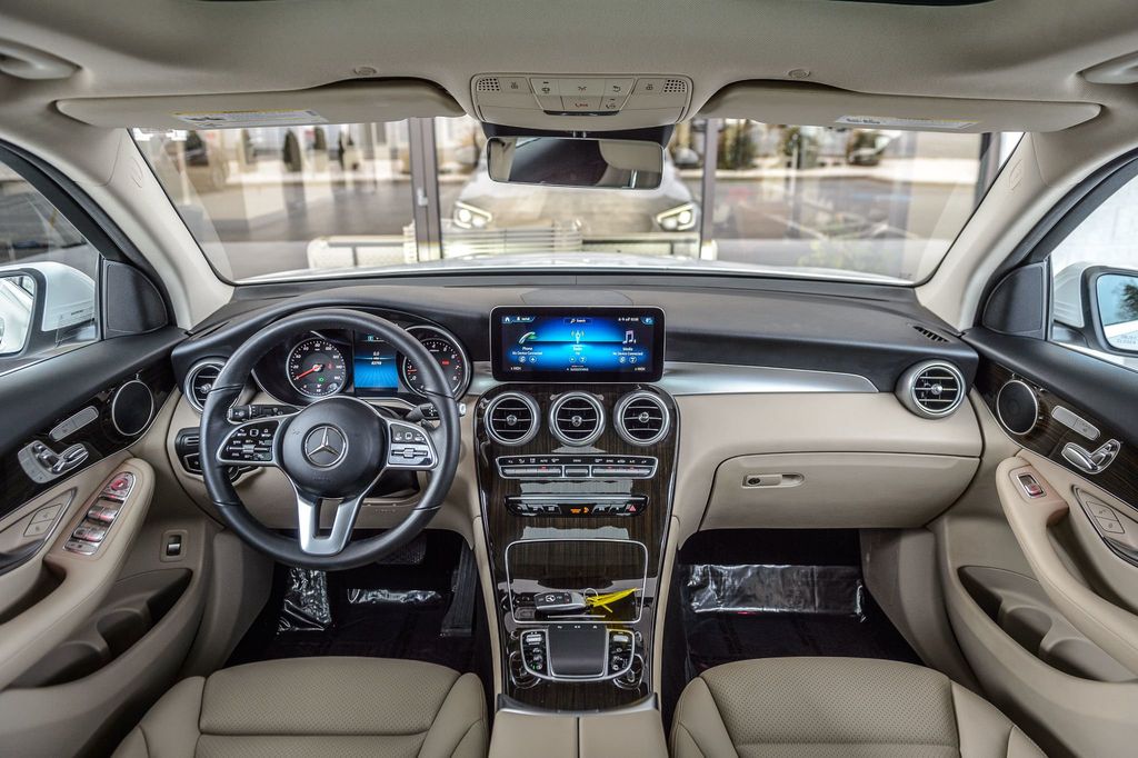 2021 Mercedes Benz GLC 300 4MATIC photo 3