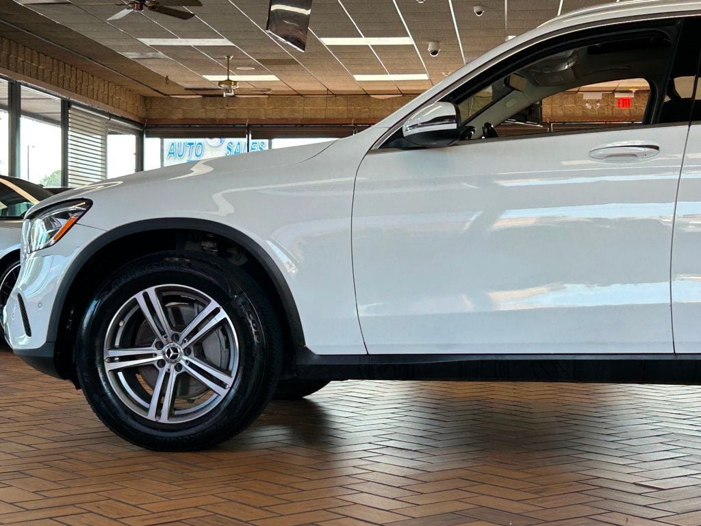 2021 Mercedes Benz GLC 300 4MATIC photo 3