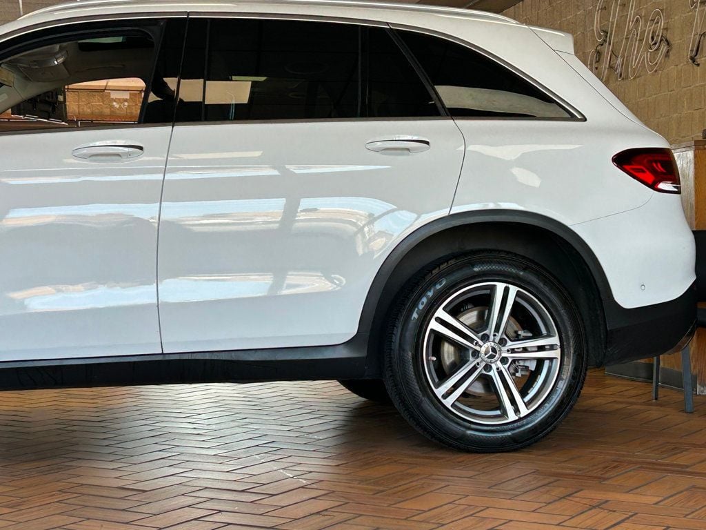 2021 Mercedes Benz GLC 300 4MATIC photo 4