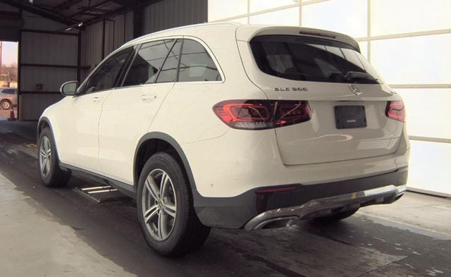 2021 Mercedes-Benz GLC GLC 300 4MATIC SUV - 22968838 - 3