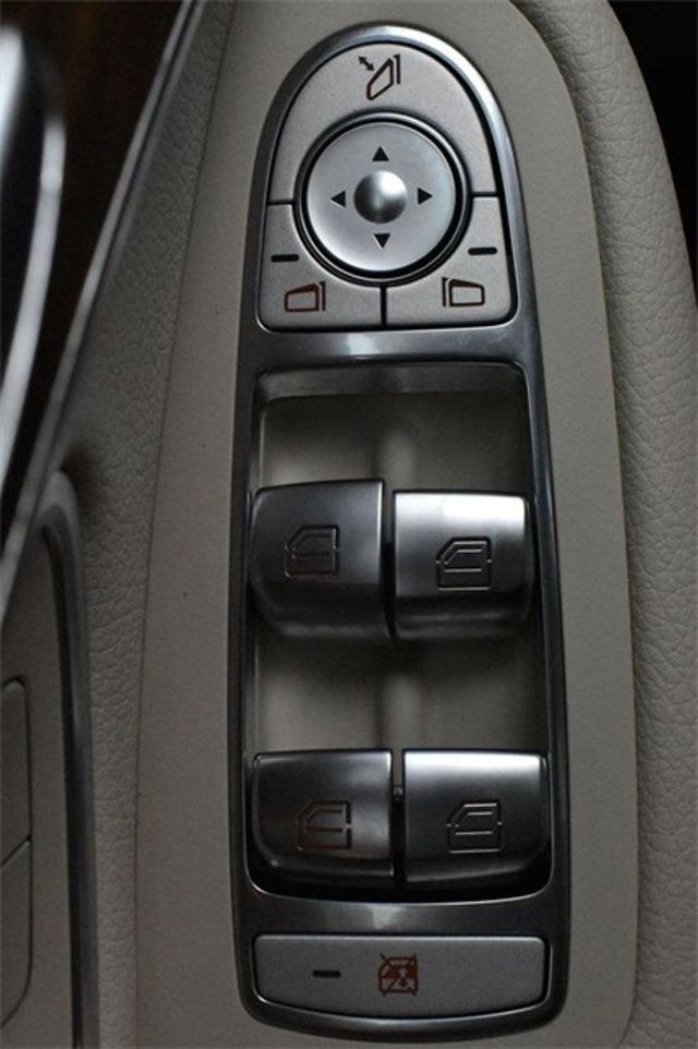 2021 Mercedes Benz GLC 300 4MATIC photo 4