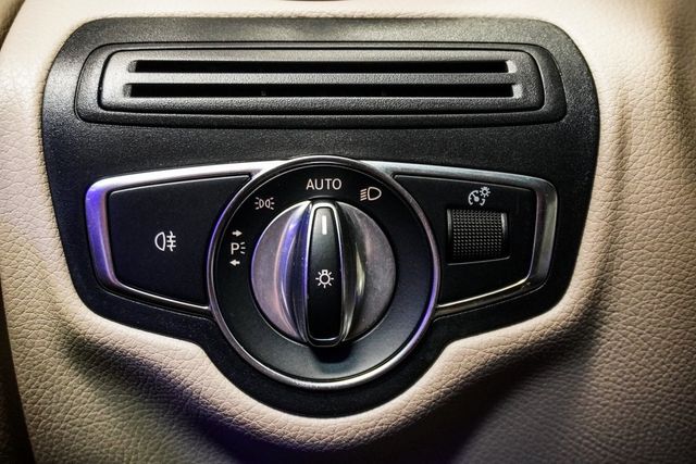 2021 Mercedes-Benz GLC GLC 300 SUV - 22960295 - 24