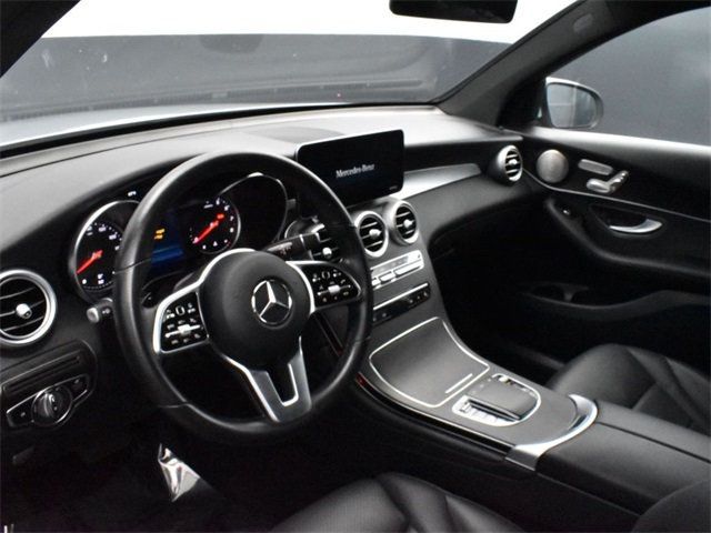 2021 Mercedes Benz GLC 300 photo 4