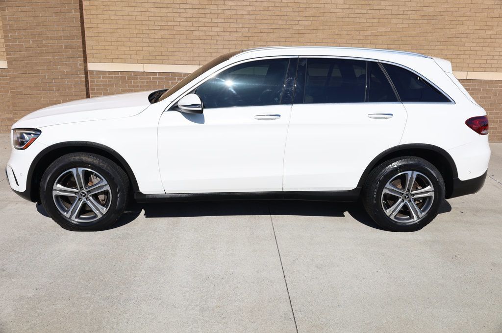 2021 Mercedes Benz GLC 300 photo 3
