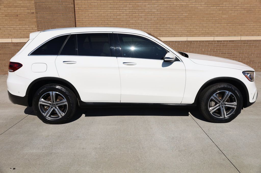 2021 Mercedes Benz GLC 300 photo 4