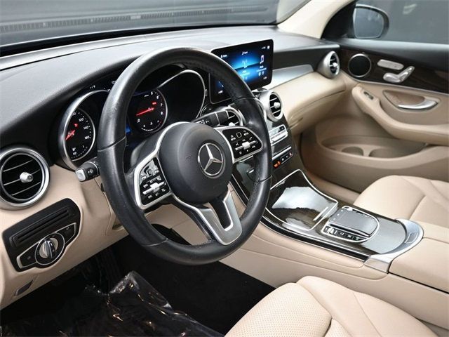 2021 Mercedes Benz GLC 300 photo 4