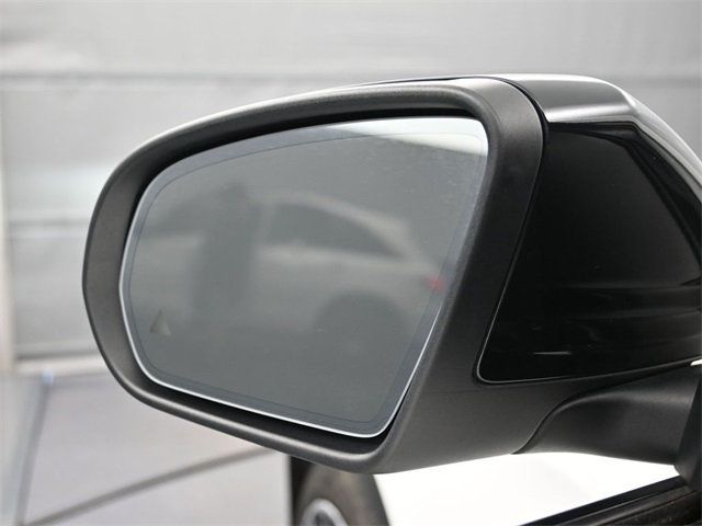2021 Mercedes Benz GLC 300 photo 3