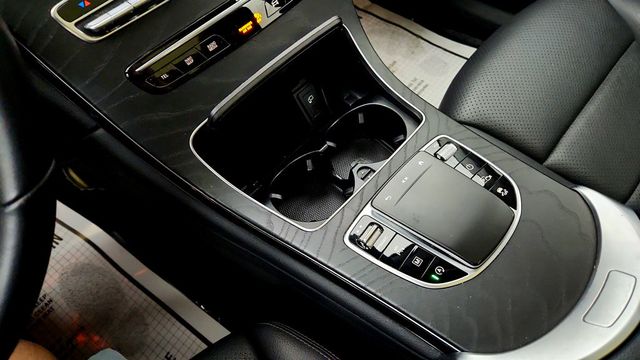 2021 Mercedes-Benz GLC GLC 300 SUV w/ Multimedia Pkg & Panorama Sunroof - 23037743 - 14