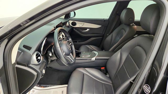 2021 Mercedes-Benz GLC GLC 300 SUV w/ Multimedia Pkg & Panorama Sunroof - 23037743 - 17