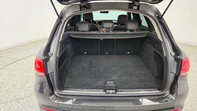 2021 Mercedes-Benz GLC GLC 300 SUV w/ Multimedia Pkg & Panorama Sunroof - 23037743 - 19
