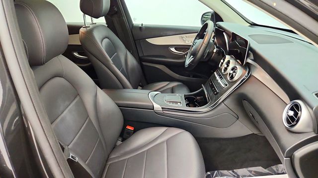 2021 Mercedes-Benz GLC GLC 300 SUV w/ Multimedia Pkg & Panorama Sunroof - 23037743 - 21