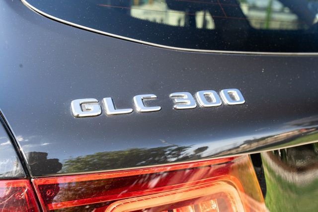 2021 Mercedes-Benz GLC LocalTrade/4MATIC/PremiumPkg/PanoramaSunroof/HeatedSeats/NAV - 23031209 - 9