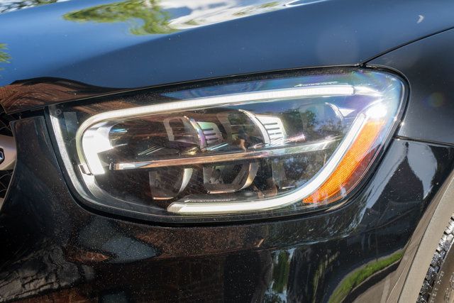 2021 Mercedes-Benz GLC LocalTrade/4MATIC/PremiumPkg/PanoramaSunroof/HeatedSeats/NAV - 23031209 - 12