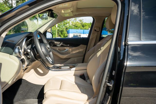 2021 Mercedes-Benz GLC LocalTrade/4MATIC/PremiumPkg/PanoramaSunroof/HeatedSeats/NAV - 23031209 - 16