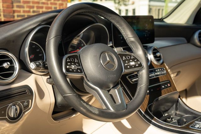 2021 Mercedes-Benz GLC LocalTrade/4MATIC/PremiumPkg/PanoramaSunroof/HeatedSeats/NAV - 23031209 - 18