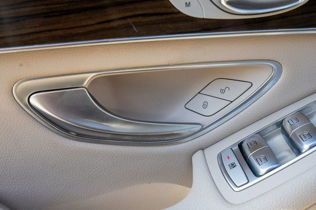 2021 Mercedes-Benz GLC LocalTrade/4MATIC/PremiumPkg/PanoramaSunroof/HeatedSeats/NAV - 23031209 - 35