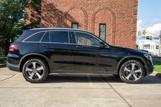 2021 Mercedes-Benz GLC LocalTrade/4MATIC/PremiumPkg/PanoramaSunroof/HeatedSeats/NAV - 23031209 - 3