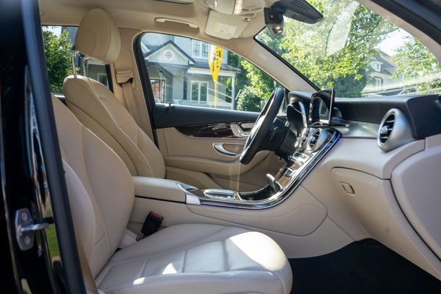 2021 Mercedes-Benz GLC LocalTrade/4MATIC/PremiumPkg/PanoramaSunroof/HeatedSeats/NAV - 23031209 - 40