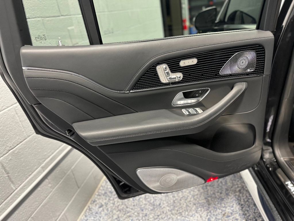 2021 Mercedes Benz GLS Maybach 600 4MATIC photo 23