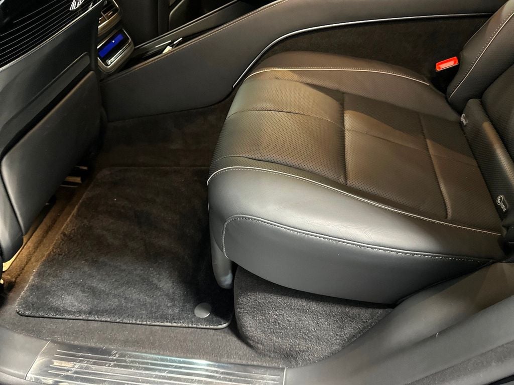 2021 Mercedes Benz GLS Maybach 600 4MATIC photo 26