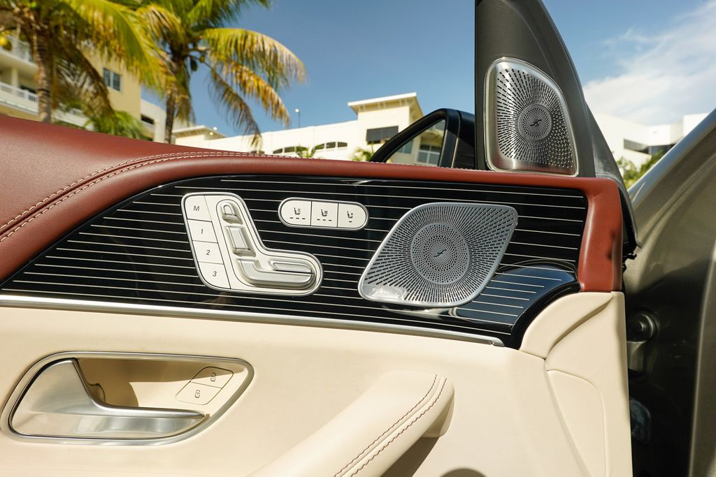 2021 Mercedes-Benz GLS Maybach GLS 600 4MATIC SUV - 23052658 - 50