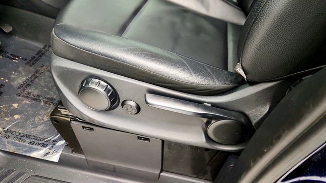 2021 Mercedes-Benz Metris Passenger Van Standard Roof 126'' Wheelbase w/ Safety & Elec Sliding Door Pkgs - 23002164 - 10