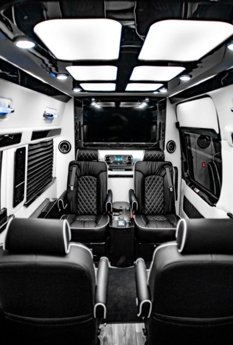 2021 Mercedes-Benz Sprinter Conversion 3500XD 4X4 170 EXT Executive Luxury Cruiser - 22327439 - 5