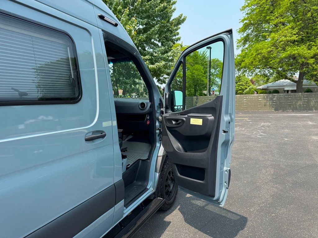 2021 Mercedes-Benz Sprinter Crew Van 2500 Standard Roof V6 144" 4WD - 22868415 - 50