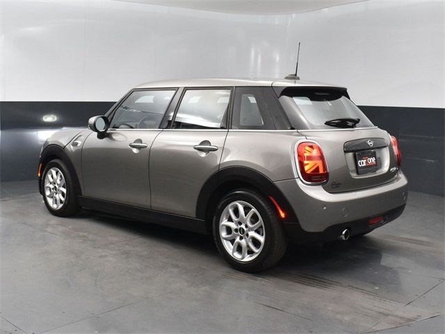 2021 Mini Cooper Hardtop 4 Door Signature photo 3